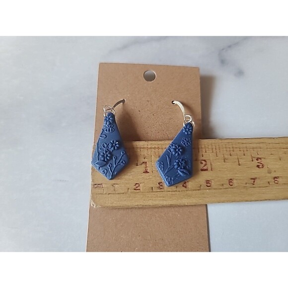 Polymer Clay Blue Floral Dangling Pierced Earrings New - Picture 9 of 10